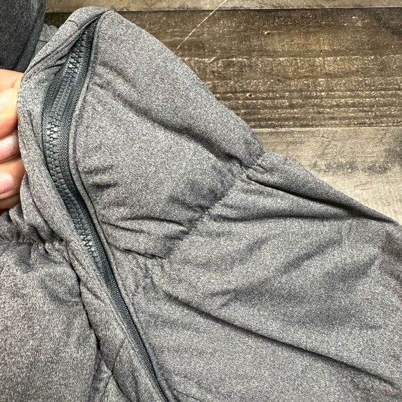 Athleta Women’s Size XS Limber Convertible Puffer Jacket and Vest 2 in 1 Grey - Picture 3 of 9